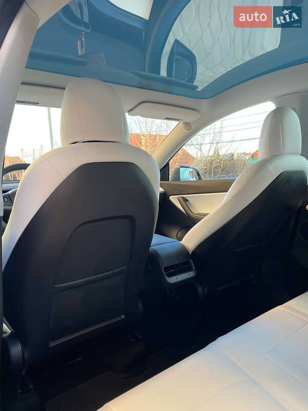 Внедорожник / Кроссовер Tesla Model Y 2022 в Броварах