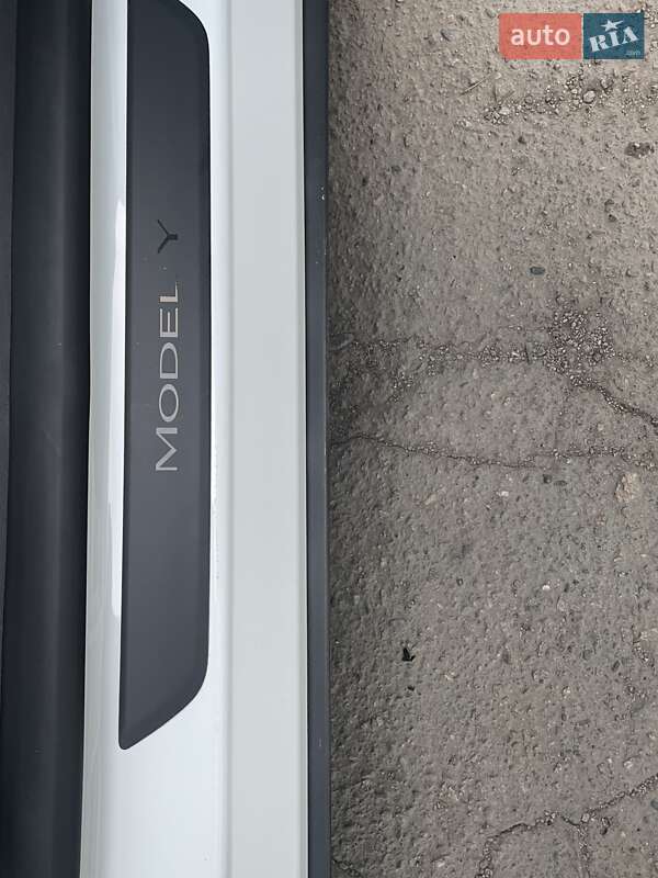 Внедорожник / Кроссовер Tesla Model Y 2023 в Белой Церкви