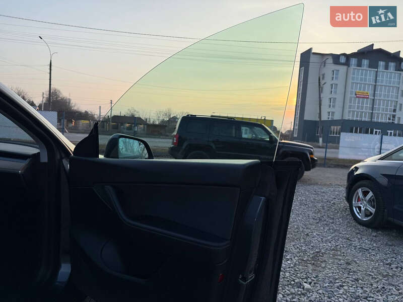 Позашляховик / Кросовер Tesla Model Y 2020 в Коломиї фото 24 Позашляховик / Кросовер Tesla Model Y 2020 в Коломиї