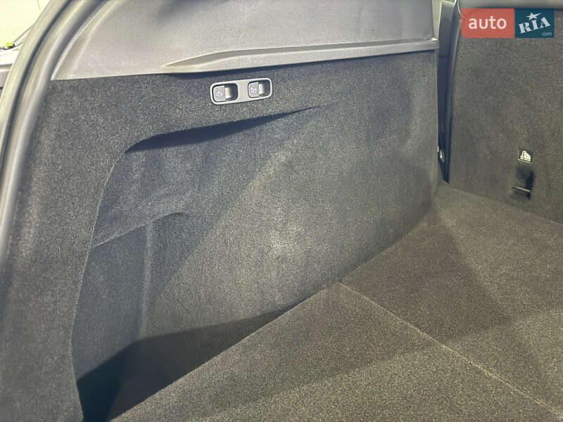 Внедорожник / Кроссовер Tesla Model Y 2024 в Киеве