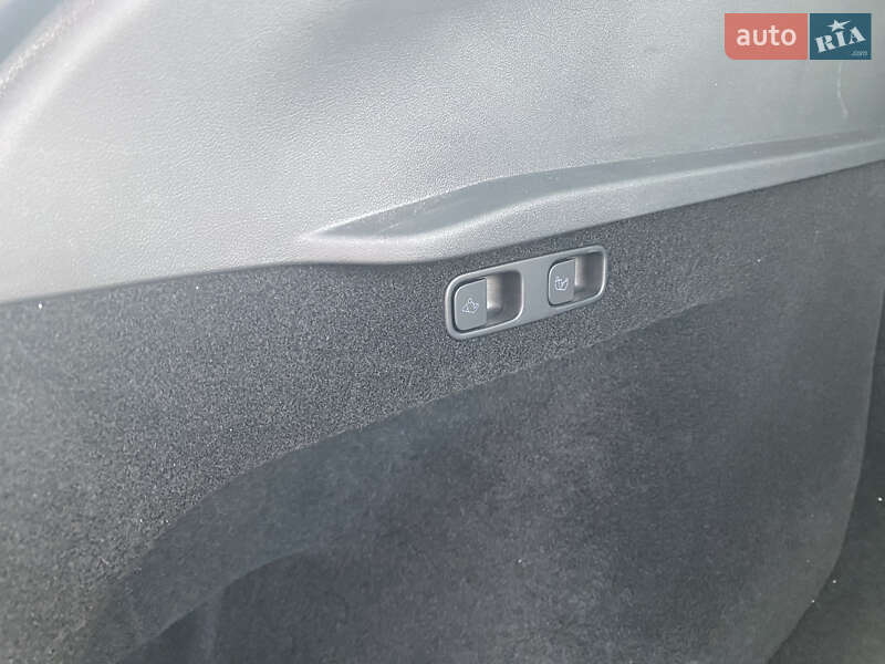 Внедорожник / Кроссовер Tesla Model Y 2023 в Самборе