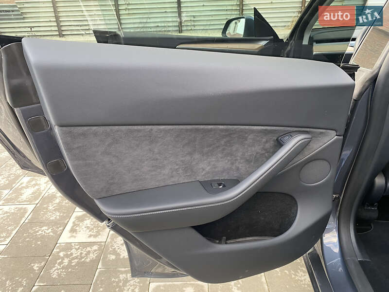 Внедорожник / Кроссовер Tesla Model Y 2023 в Самборе