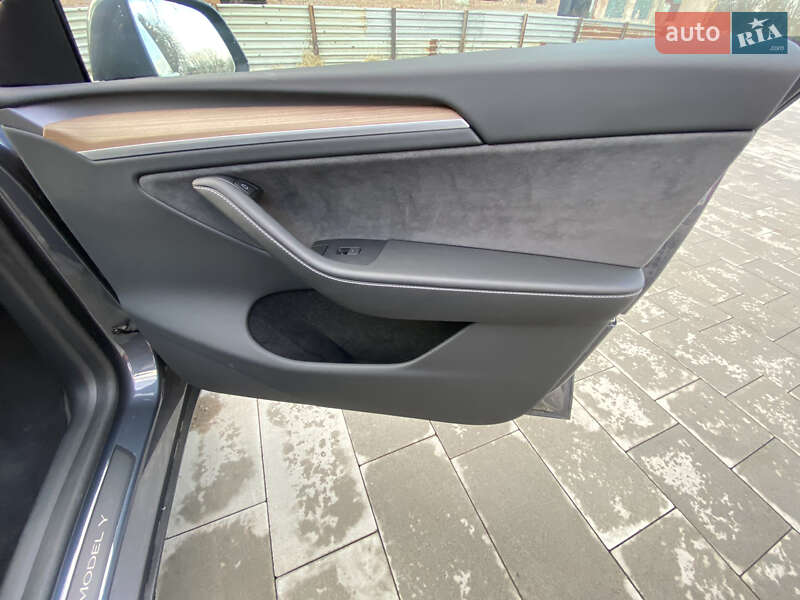 Внедорожник / Кроссовер Tesla Model Y 2023 в Самборе