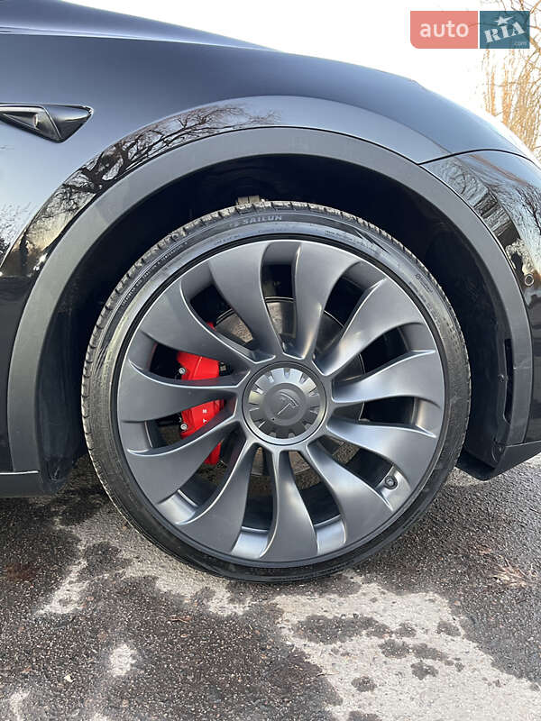 Внедорожник / Кроссовер Tesla Model Y 2022 в Ровно