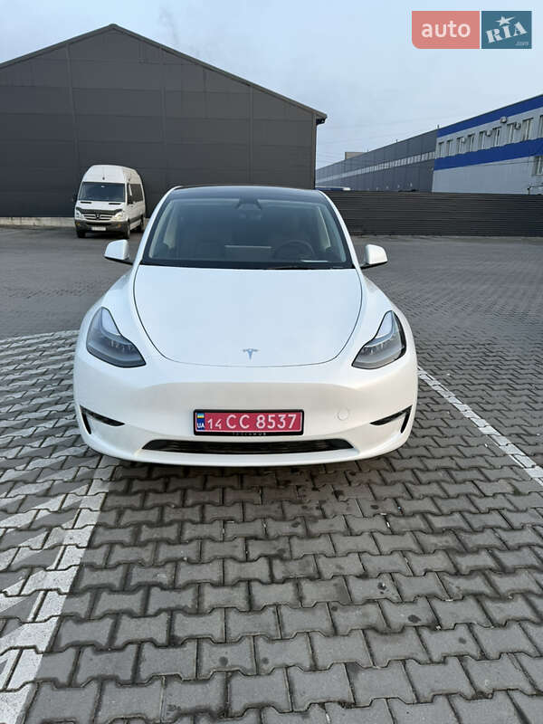 Позашляховик / Кросовер Tesla Model Y 2023 в 