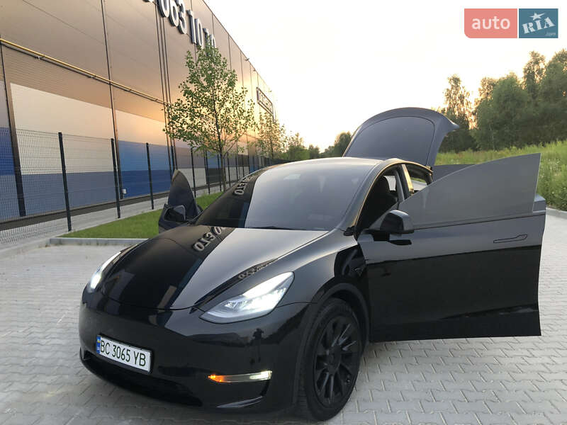 Позашляховик / Кросовер Tesla Model Y 2021 в Львові