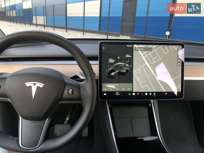 Внедорожник / Кроссовер Tesla Model Y 2021 в Львове