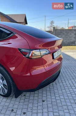 Внедорожник / Кроссовер Tesla Model Y 2023 в 