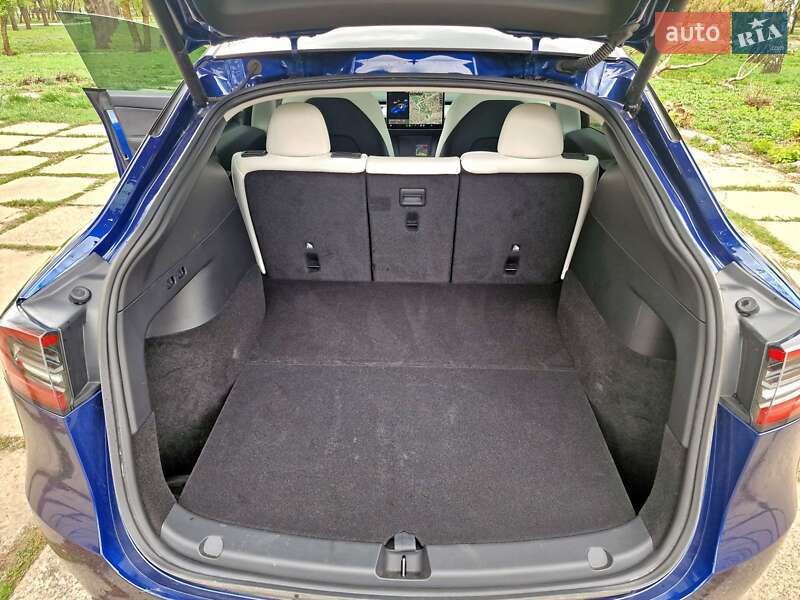 Внедорожник / Кроссовер Tesla Model Y 2022 в Киеве