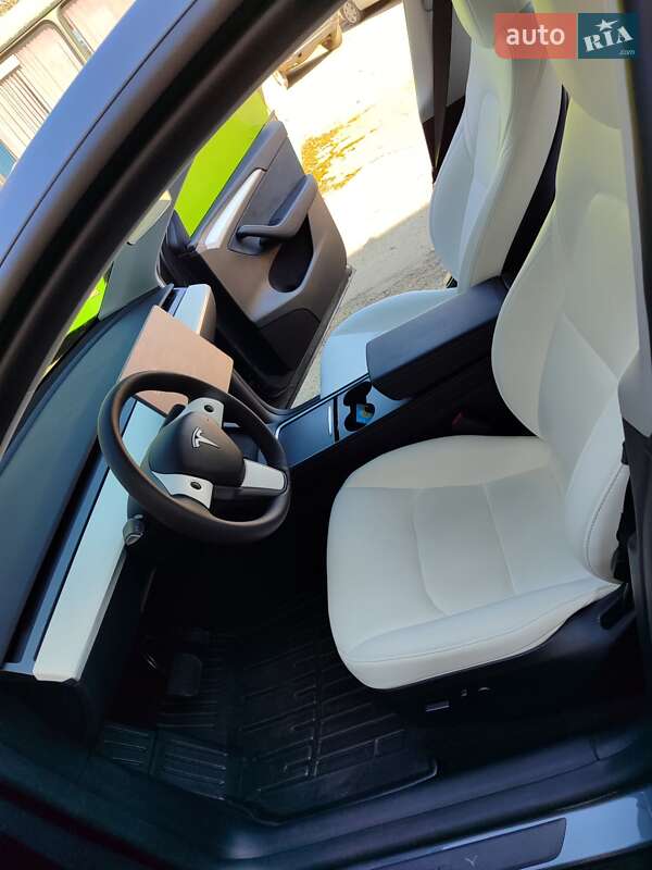Позашляховик / Кросовер Tesla Model Y 2023 в Хмельницькому фото 10 Позашляховик / Кросовер Tesla Model Y 2023 в Хмельницькому