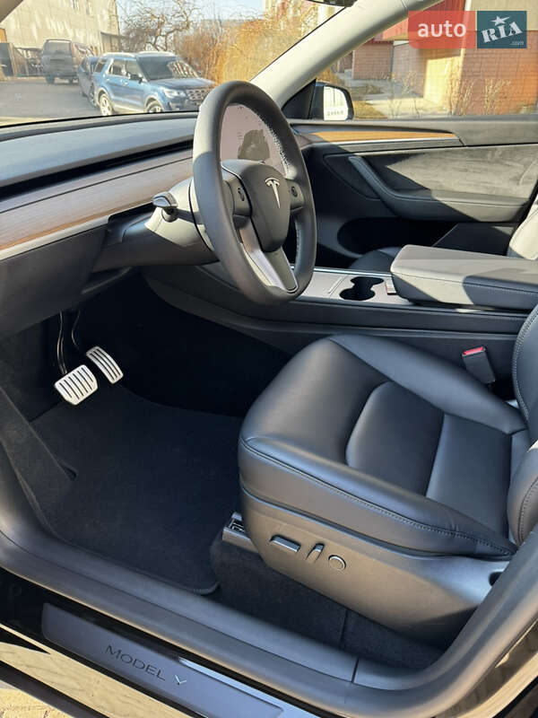 Внедорожник / Кроссовер Tesla Model Y 2023 в Сумах