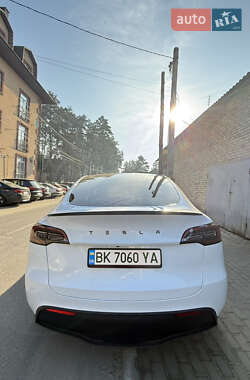Внедорожник / Кроссовер Tesla Model Y 2022 в 