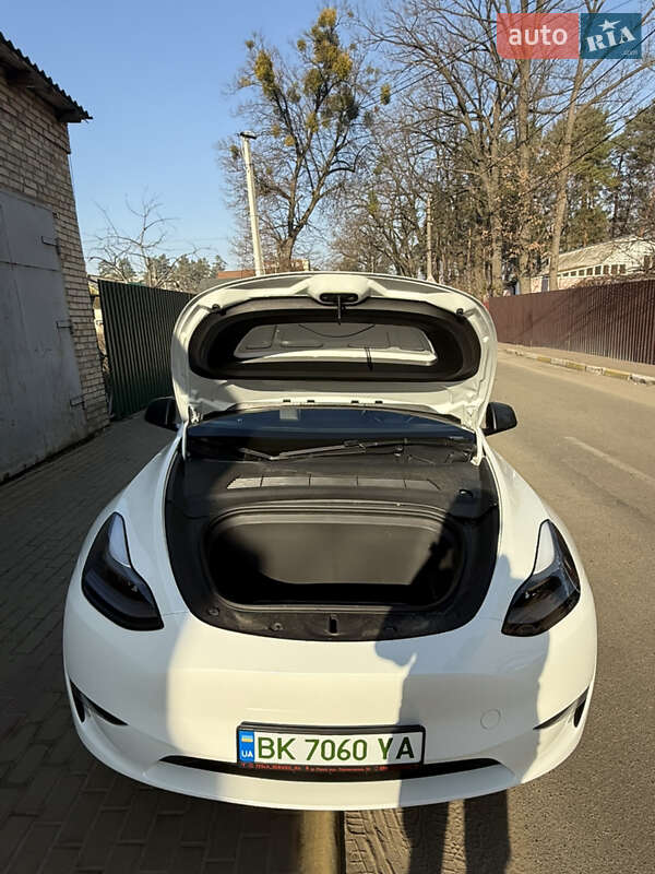 Позашляховик / Кросовер Tesla Model Y 2022 в Києві