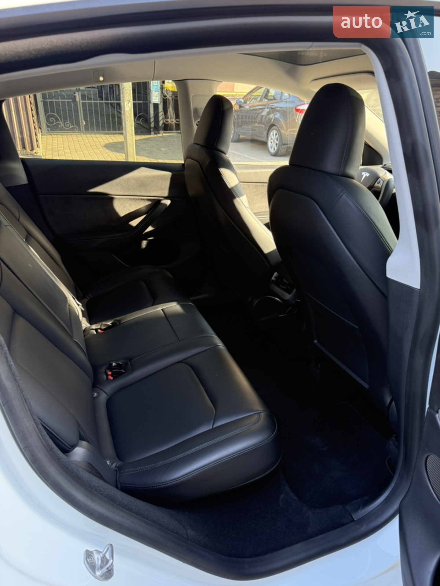 2022 Tesla Model Y - мініатюра 9