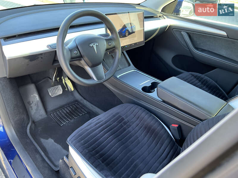 Внедорожник / Кроссовер Tesla Model Y 2023 в Львове