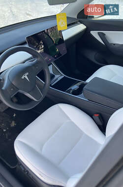 Внедорожник / Кроссовер Tesla Model Y 2020 в 