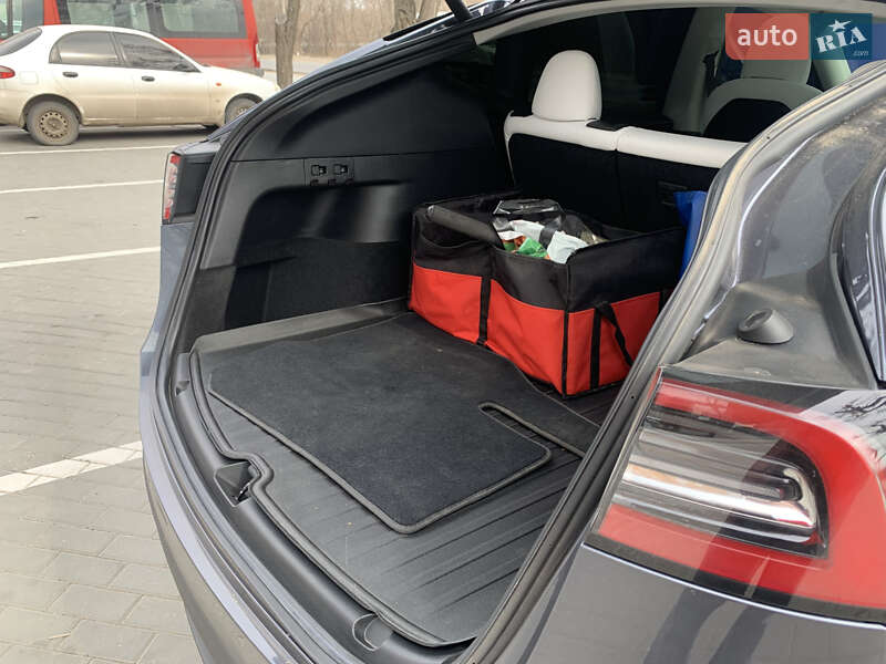 Внедорожник / Кроссовер Tesla Model Y 2022 в Днепре