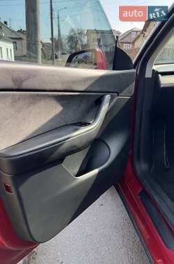 Внедорожник / Кроссовер Tesla Model Y 2020 в Ровно