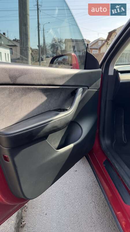 Позашляховик / Кросовер Tesla Model Y 2020 в Рівному