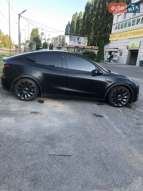 Позашляховик / Кросовер Tesla Model Y 2020 в Харкові