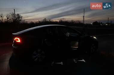 Внедорожник / Кроссовер Tesla Model Y 2023 в 