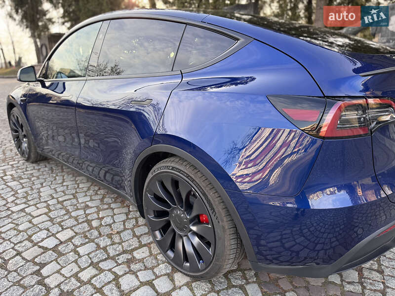Позашляховик / Кросовер Tesla Model Y 2024 в Львові