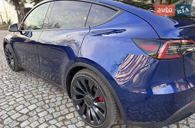 Внедорожник / Кроссовер Tesla Model Y 2024 в 