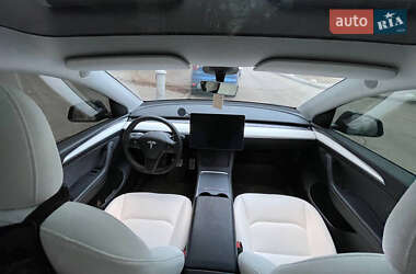 Седан Tesla Model Y 2023 в 