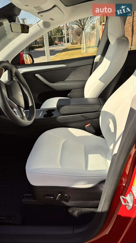 Внедорожник / Кроссовер Tesla Model Y 2022 в Ровно