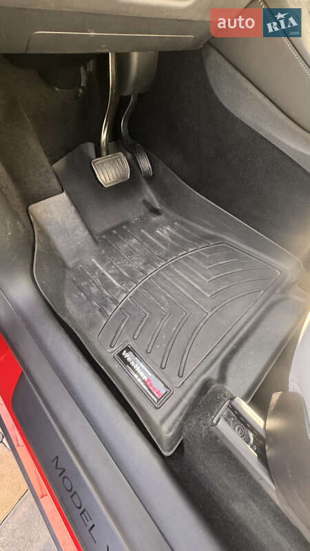 Внедорожник / Кроссовер Tesla Model Y 2022 в Ровно