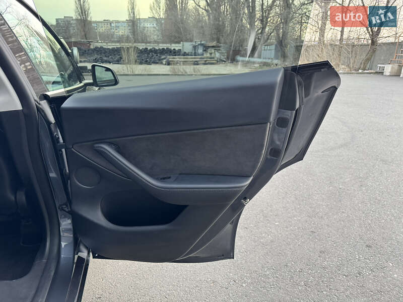 Внедорожник / Кроссовер Tesla Model Y 2021 в Одессе фото 44 Внедорожник / Кроссовер Tesla Model Y 2021 в Одессе
