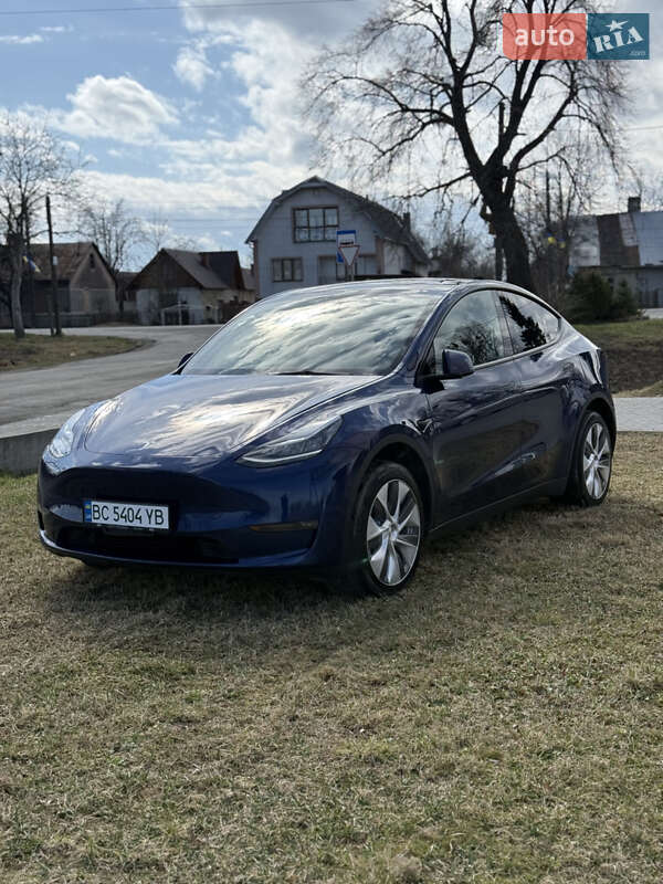 Tesla Model Y 2023
