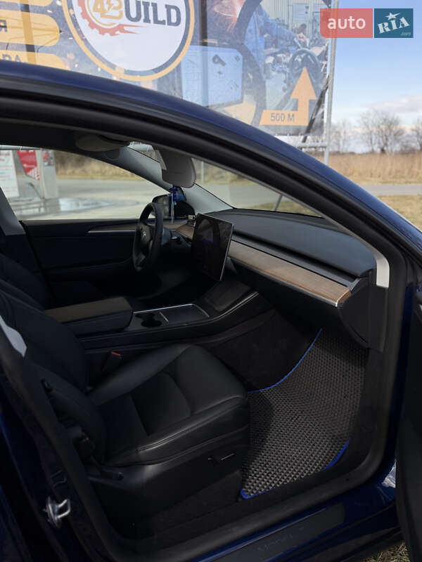 Внедорожник / Кроссовер Tesla Model Y 2023 в Стрые
