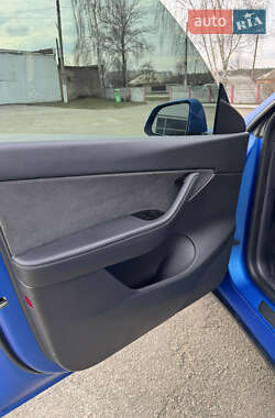 Внедорожник / Кроссовер Tesla Model Y 2020 в 