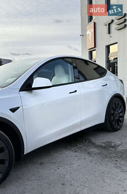 Внедорожник / Кроссовер Tesla Model Y 2024 в 