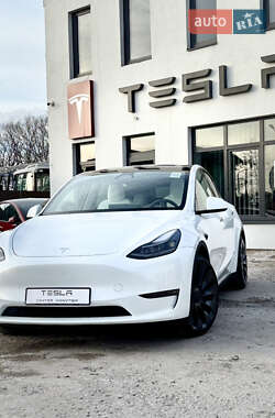 Внедорожник / Кроссовер Tesla Model Y 2024 в 
