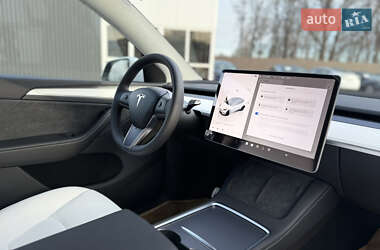 Внедорожник / Кроссовер Tesla Model Y 2024 в 