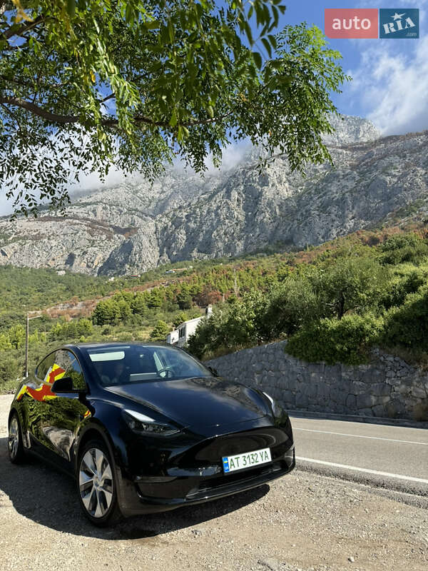 Tesla Model Y 2021