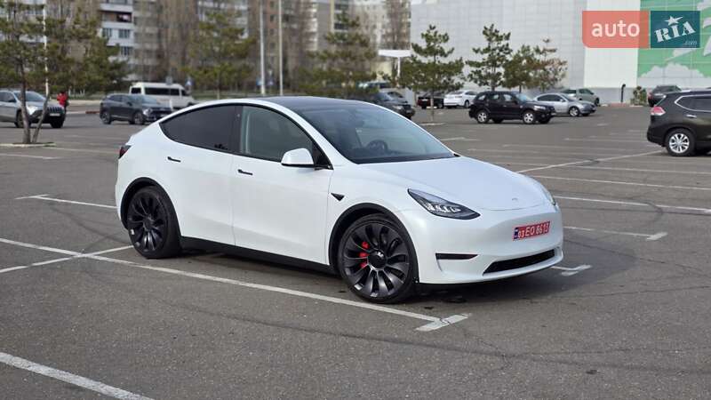 Внедорожник / Кроссовер Tesla Model Y 2020 в 