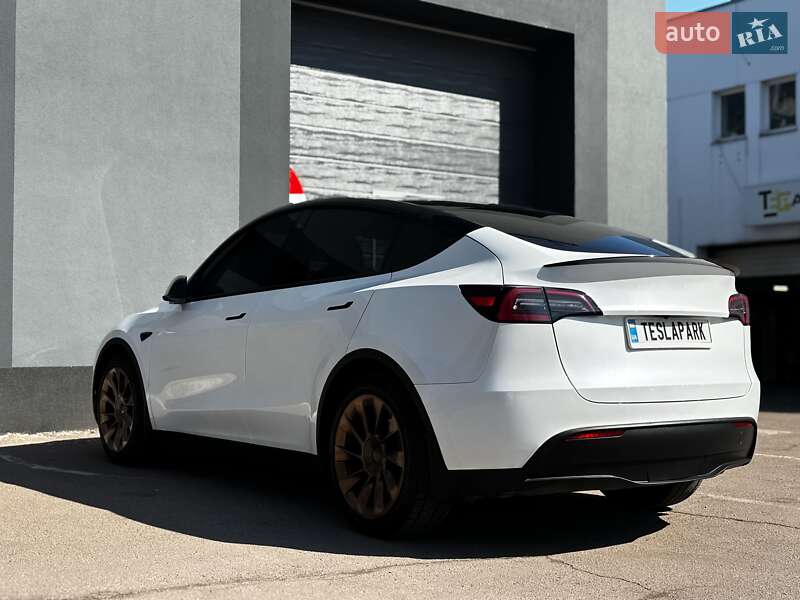 Внедорожник / Кроссовер Tesla Model Y 2022 в Киеве