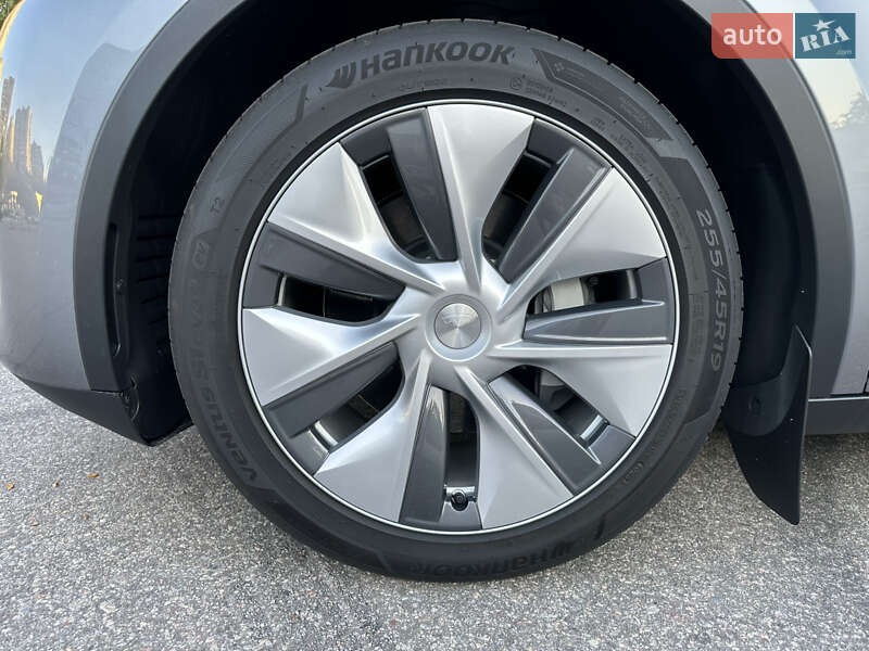 Внедорожник / Кроссовер Tesla Model Y 2023 в Харькове