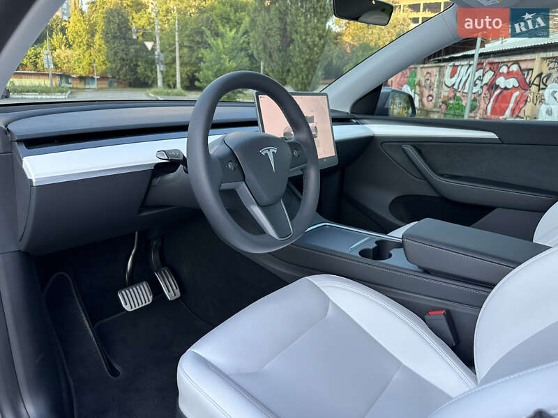 Внедорожник / Кроссовер Tesla Model Y 2023 в Харькове