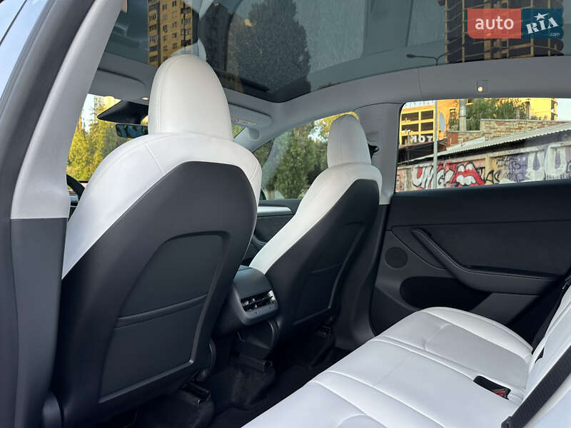 Внедорожник / Кроссовер Tesla Model Y 2023 в Харькове
