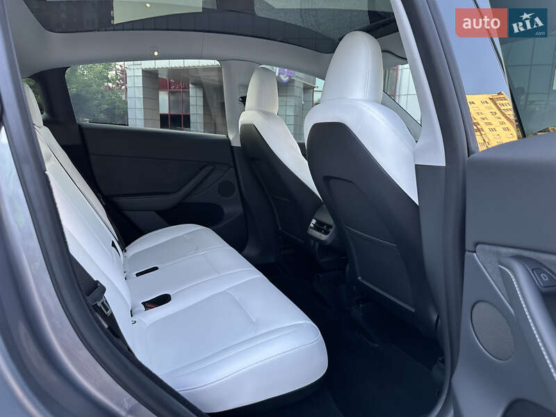Внедорожник / Кроссовер Tesla Model Y 2023 в Харькове
