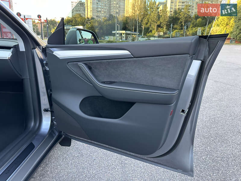 Внедорожник / Кроссовер Tesla Model Y 2023 в Харькове