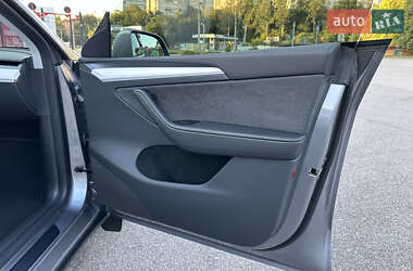 Позашляховик / Кросовер Tesla Model Y 2023 в 