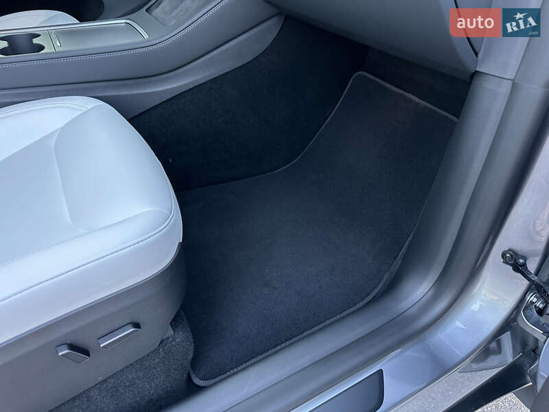 Внедорожник / Кроссовер Tesla Model Y 2023 в Харькове