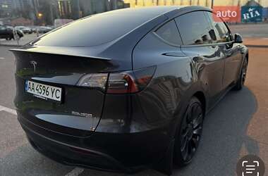 Внедорожник / Кроссовер Tesla Model Y 2024 в 