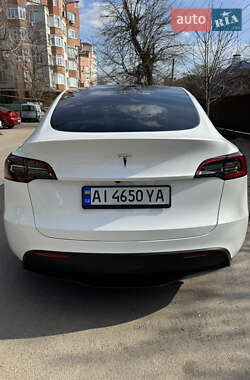 Позашляховик / Кросовер Tesla Model Y 2024 в 