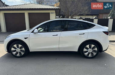 Позашляховик / Кросовер Tesla Model Y 2024 в 
